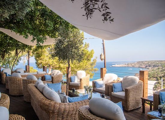 cyprus/konnoi-beach/landmark/cliff-bar