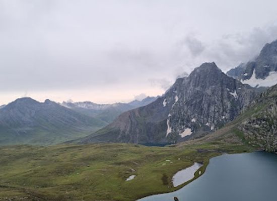 india/kashmir-great-lakes/landmark/gadsar-pass