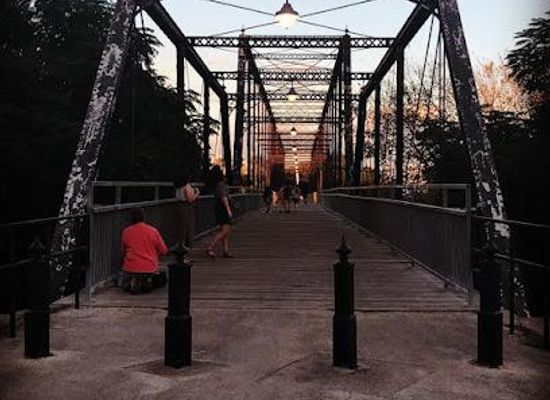 texas/new-braunfels/landmark/faust-st-bridge