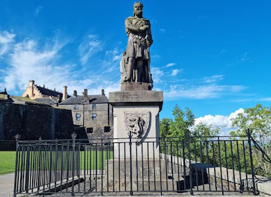 united-kingdom/stirling/landmark/robert-the-bruce-statue