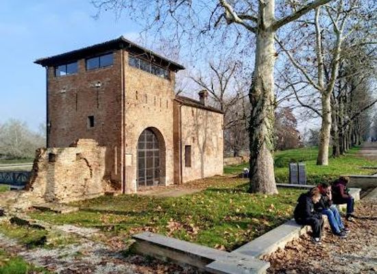 italy/emilia-romagna/landmark/porta-degli-angeli