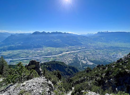 liechtenstein/schaaner-panoramaweg/landmark/furstensteig