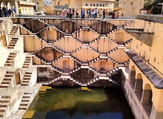 india/jaipur/landmark/panna-meena-ka-kund