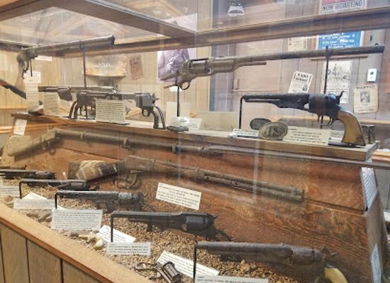 wyoming/park-county/landmark/cody-dug-up-gun-museum