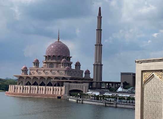 malaysia/east-coast/landmark/putra-bridge