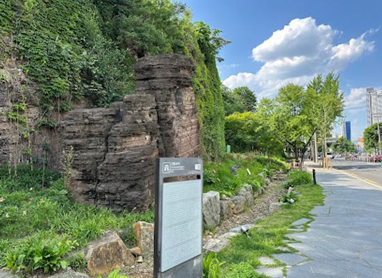 south-korea/daegu/landmark/geondeulbawi