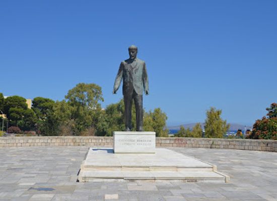 greece/heraklion/landmark/statue-of-eleftherios-venizelos