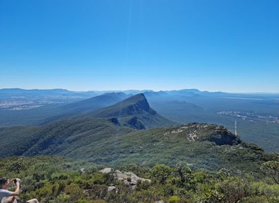 australia/grampians/landmark/mount-abrupt-mud-dadjug