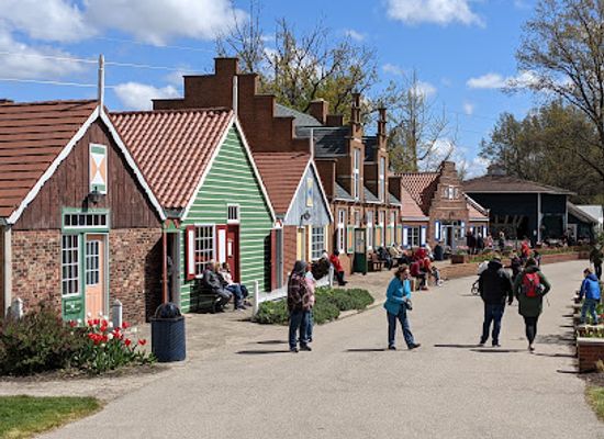 michigan/holland/landmark/windmill-island-gardens