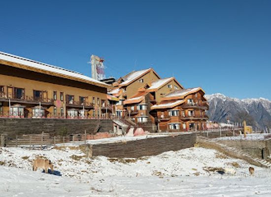 india/uttarakhand/landmark/ski-snow-cliff-top-club-holiday-resort-at-auli-uttarakhand