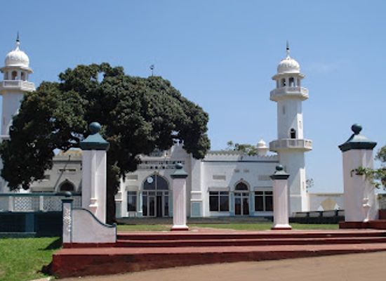 uganda/central-region/landmark/kibuli-mosque