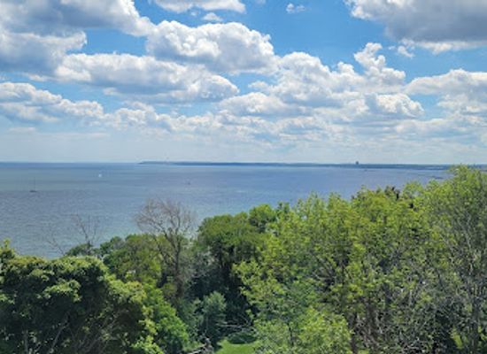 wisconsin/glacial-lake-wisconsin/landmark/north-point-lighthouse