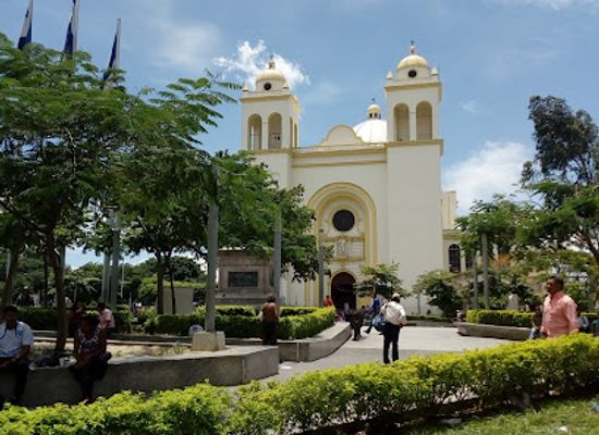 el-salvador/central-valley/landmark/metropolitan-cathedral-of-san-salvador