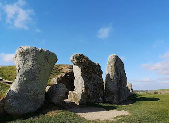united-kingdom/wiltshire/attraction/west-kennet-long-barrow-2