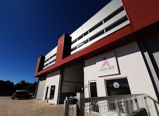 portugal/faro/landmark/algarve-rock-brewery