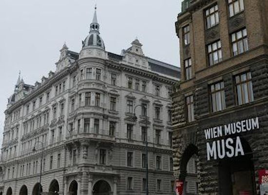 austria/eisenstadt/landmark/palais-obentraut