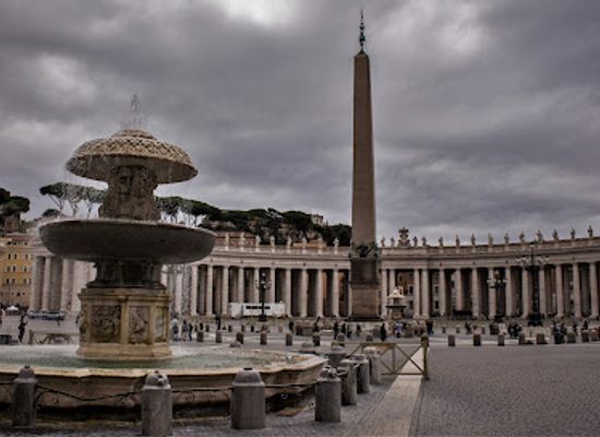 vatican-city/belvedere-courtyard/landmark/vatican-hill