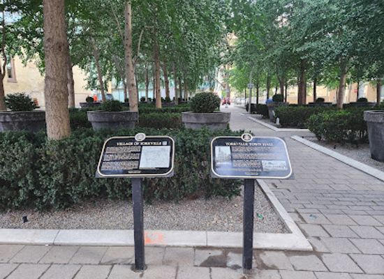 canada/toronto/yorkville/landmark/yorkville-historical-plaques