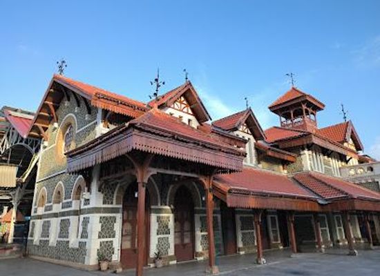 india/mumbai/landmark/bandra-station
