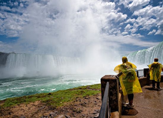 canada/niagara-peninsula/landmark/journey-behind-the-falls