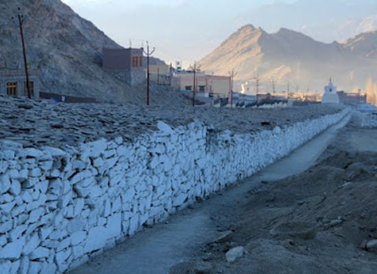 india/leh/landmark/mani-wall