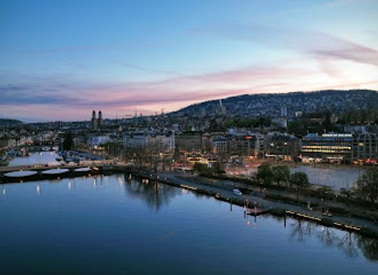 switzerland/zurich/landmark/historische-quais-am-zurisee-hier-falsch-genfersee