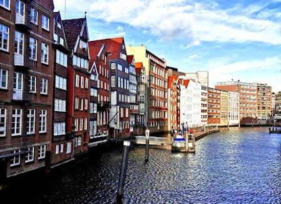 germany/hamburg/landmark/hohe-brucke