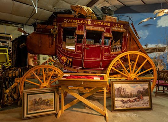 wyoming/cheyenne/landmark/messenger-s-old-west-museum