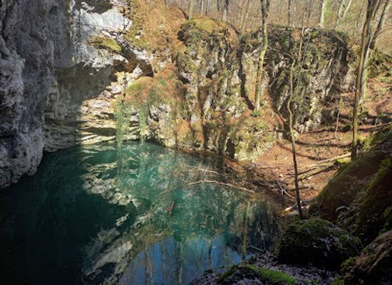 romania/cheile-nerei-national-park/landmark/pestera-lacul-dracului
