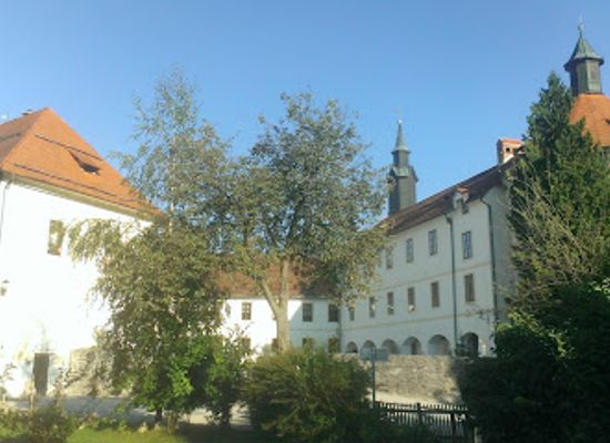 slovenia/skofja-loka/landmark/grajski-vrt