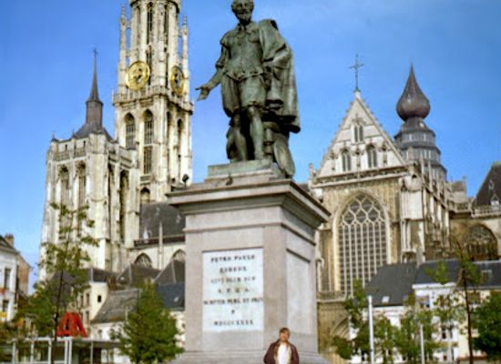 belgium/antwerp/landmark/statue-peter-paul-rubens