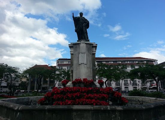 philippines/manila/landmark/king-charles-iv-of-spain-monument