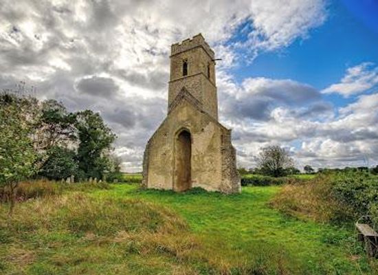 united-kingdom/east-of-england/landmark/all-saints-church-panxworth-ruins
