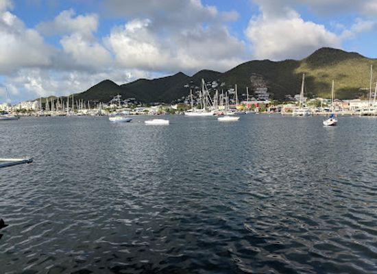 sint-maarten/simpson-bay-lagoon/landmark/topper-s-rhum-distillery
