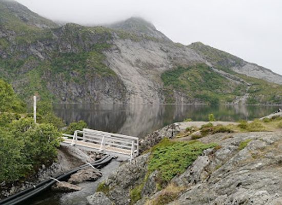 norway/lofoten-islands/landmark/lofoten-waterfall-sorvagen