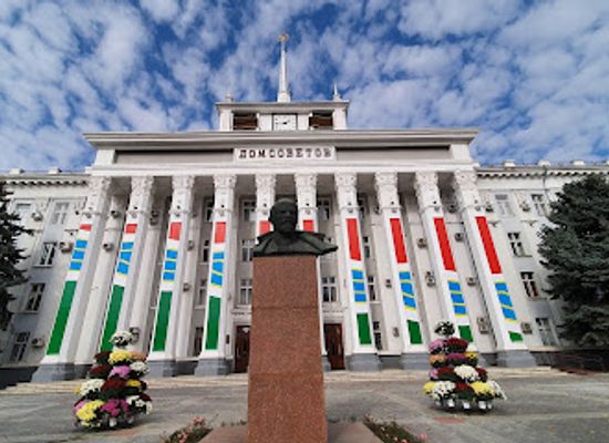 moldova/tiraspol/landmark/lenin-monument-of-dom-sovietov