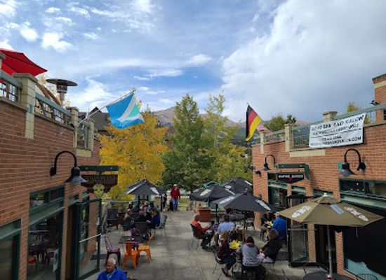 colorado/breckenridge/landmark/nature-s-own-breckenridge