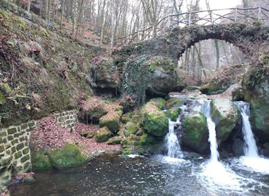 luxembourg/mullerthal/landmark/trap-stairway-mellerdall