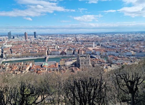 france/lyon/fourviere/landmark/esplanade-du-site-notre-dame-de-fourviere