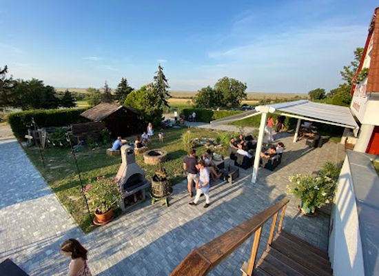 hungary/sopron-wine-region/landmark/vineyard-wedding-sopron