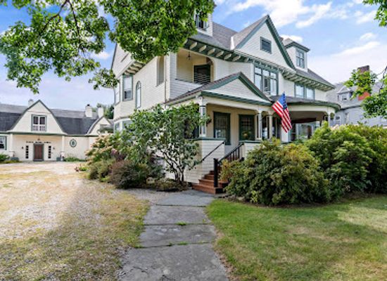 vermont/bennington/landmark/south-shire-a-little-hotel