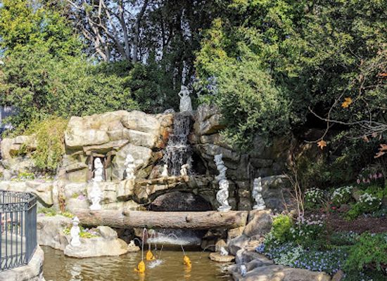 california/anaheim/anaheim-resort/landmark/snow-white-s-enchanted-wish