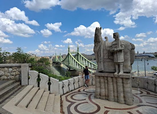 hungary/central-hungary/landmark/gellert-hill