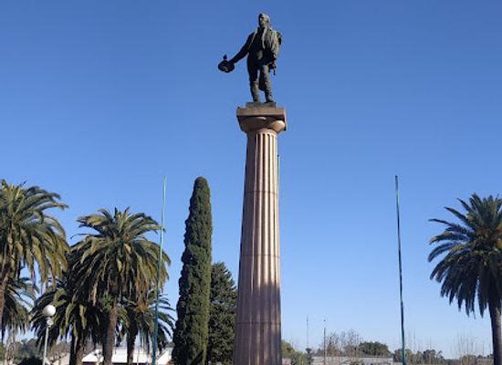 uruguay/fray-bentos/landmark/plaza-artigas