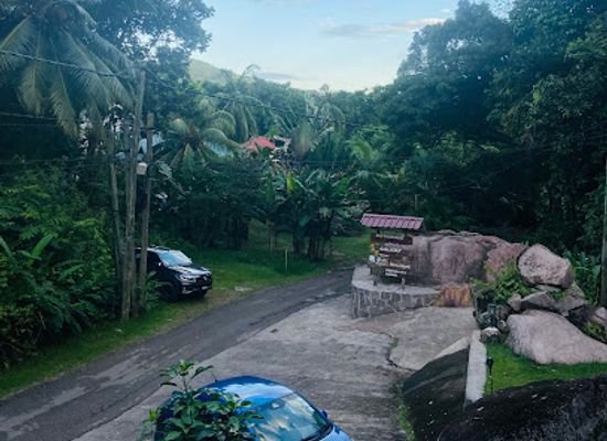 seychelles/ile-au-cerf/landmark/maria-s-rock-cafeteria