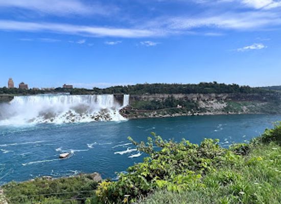 canada/niagara-falls/landmark/king-george-vi-statue