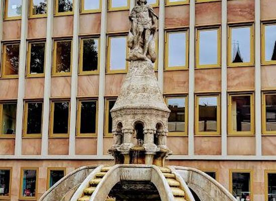germany/palatinate/landmark/siegfriedbrunnen