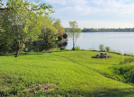 south-dakota/mitchell/landmark/lake-mitchell