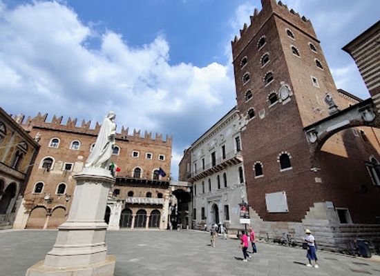 italy/verona/landmark/palazzo-di-cansignorio