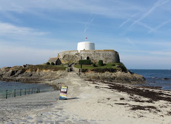 guernsey/st-peter-port-waterfront/landmark/fort-grey-shipwreck-museum